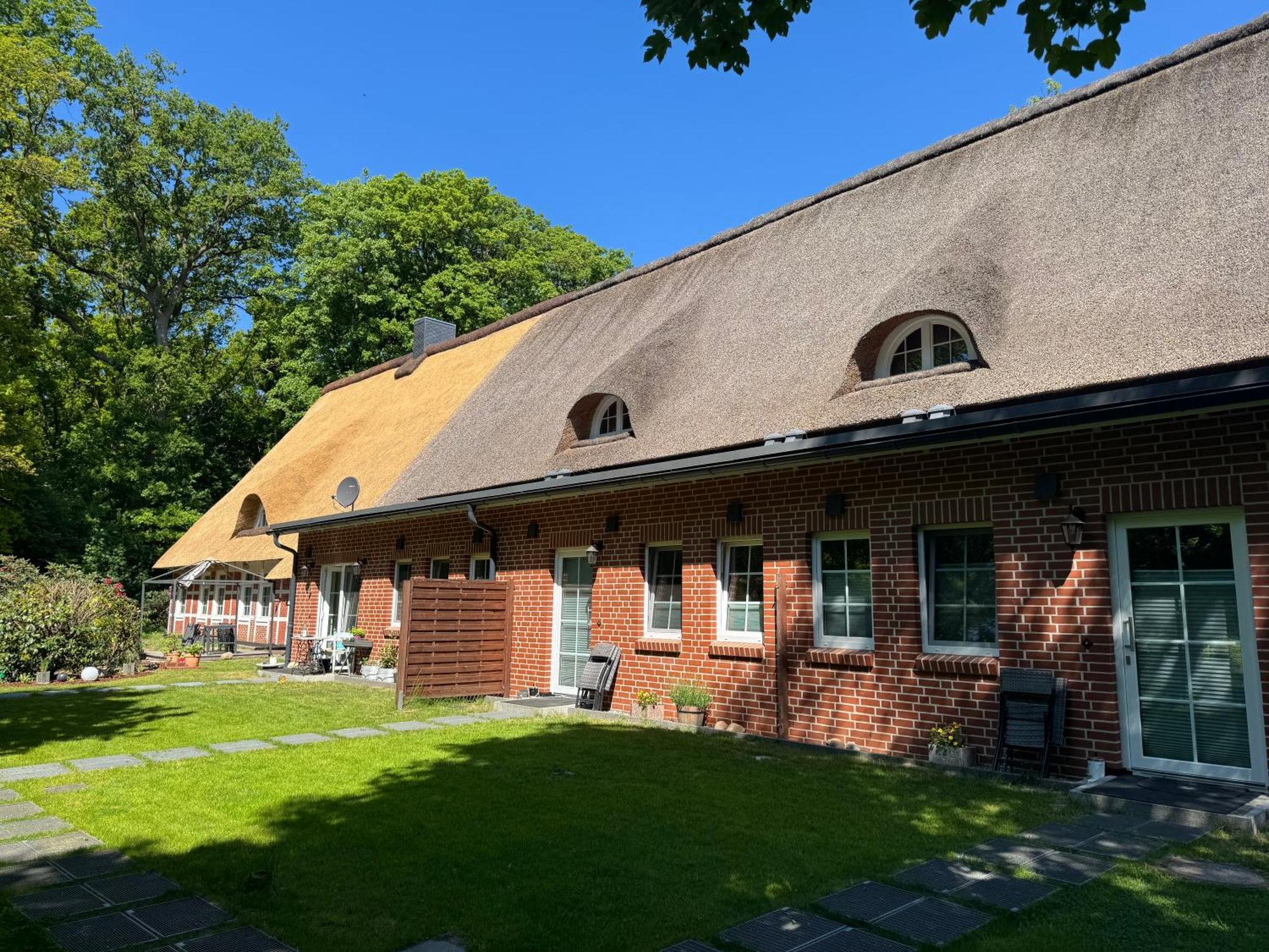 Ferienwohnungen Unter Den Eichen Stade Luaran gambar